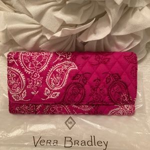 Vera Bradley Trifold Wallet - Stamped Paisley NWOT